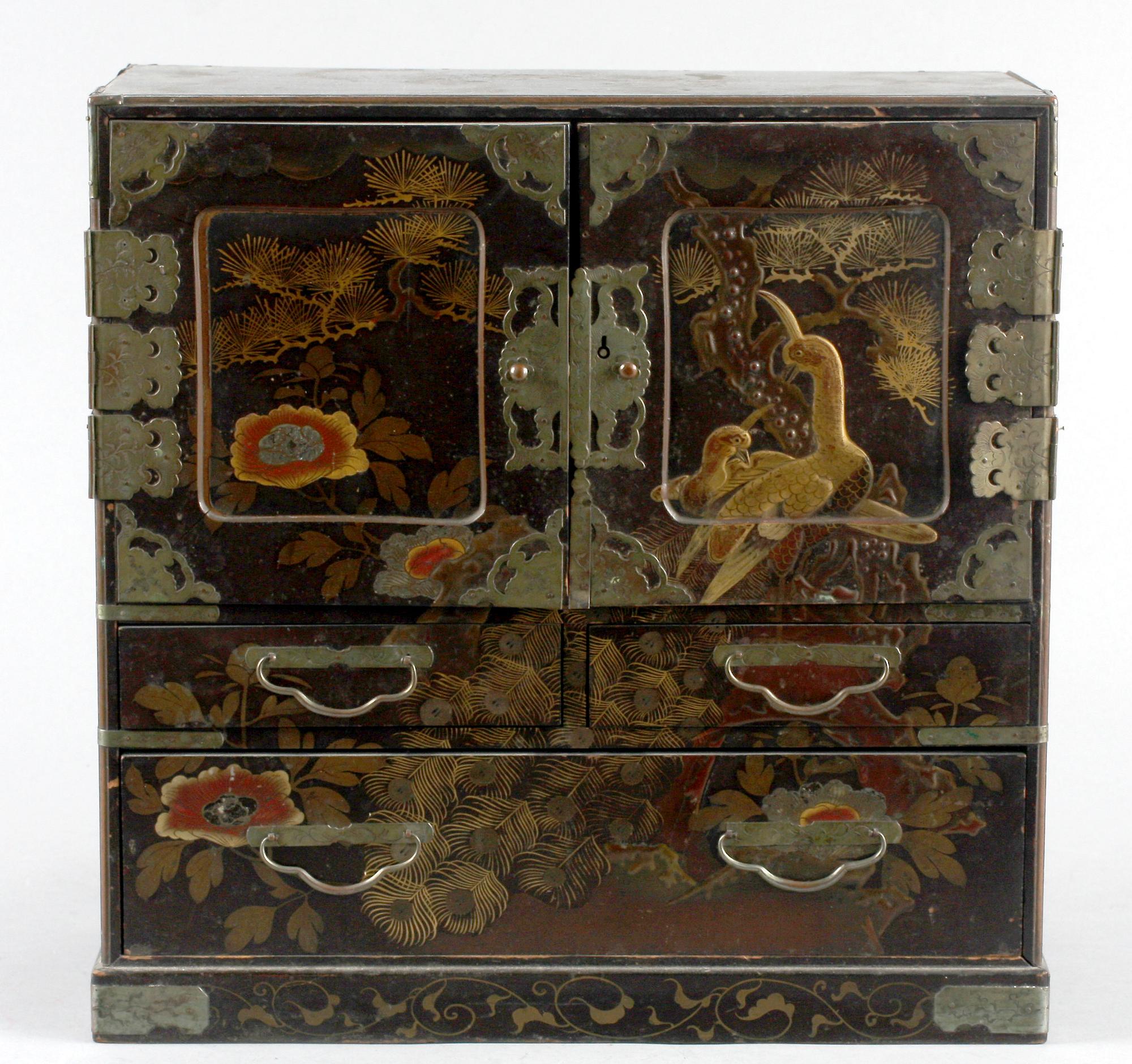 KABINETTSKÅP, Kina. 1800/1900-tal.