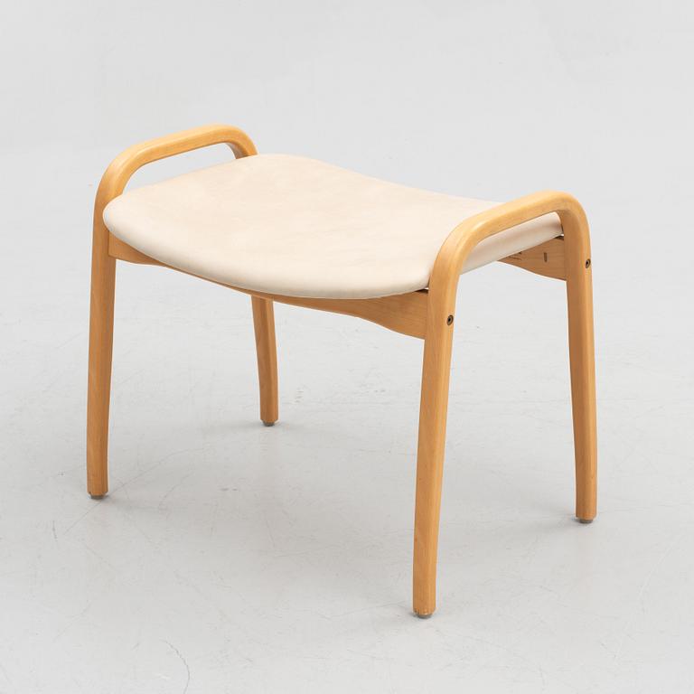 Yngve Ekström, fåtölj med fotpall, "Lamino", Swedese, tidigt 2000-tal.