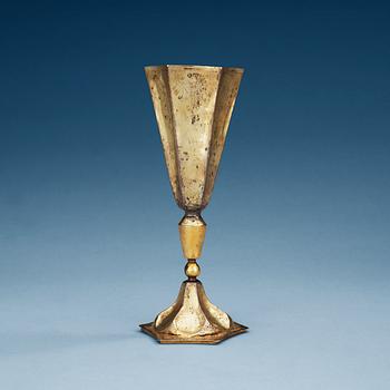 685. A German 17th century silver-gilt cup, makers mark of Stephan Gressel, Nürnberg (1602-1634).