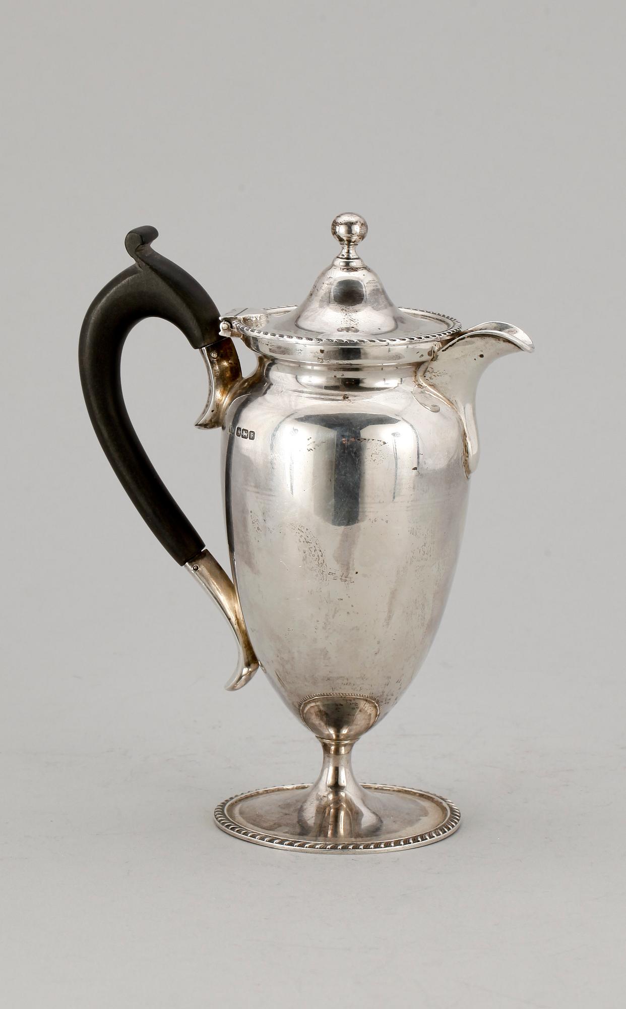KANNA, silver, Henry Wilkinson,  Sheffield, England, 1917. Tot ca 285 gr.