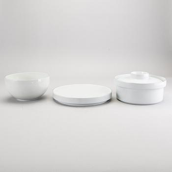 Grethe Meyer, "Blue Edge", tableware, 100 dlr, Royal Copenhagen and Aluminia.