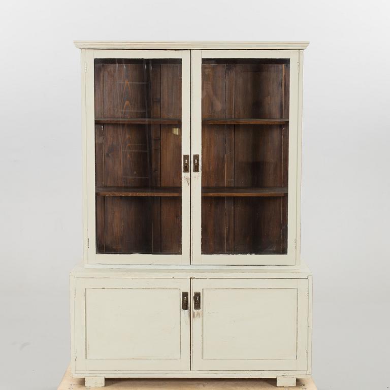 A CUPBOARD MID 20TH CENTURY.