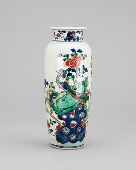 221. VAS, porslin. Qing dynastin. Transition-stil.