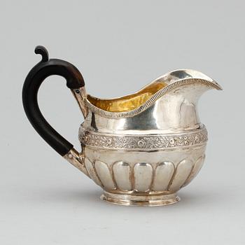 GRÄDDKANNA, silver, empire, Modig, S:t Petersburg 1833. Vikt ca 160 gram.