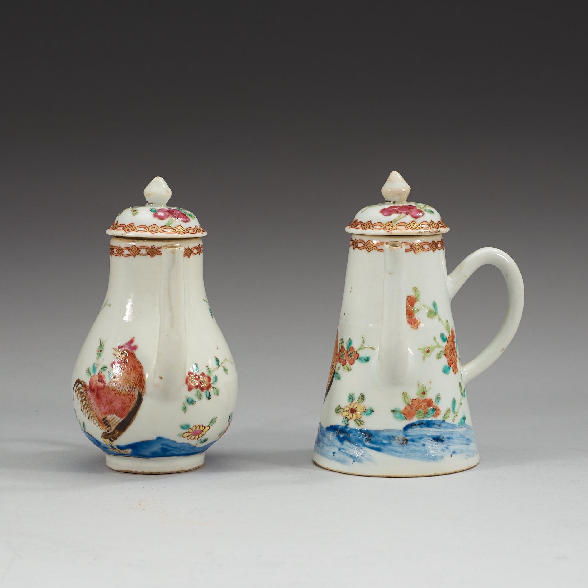 A famille rose 'rooster' chocholat pot and tea pot with cover, Qing dynasty, Qianlong (1736-95).