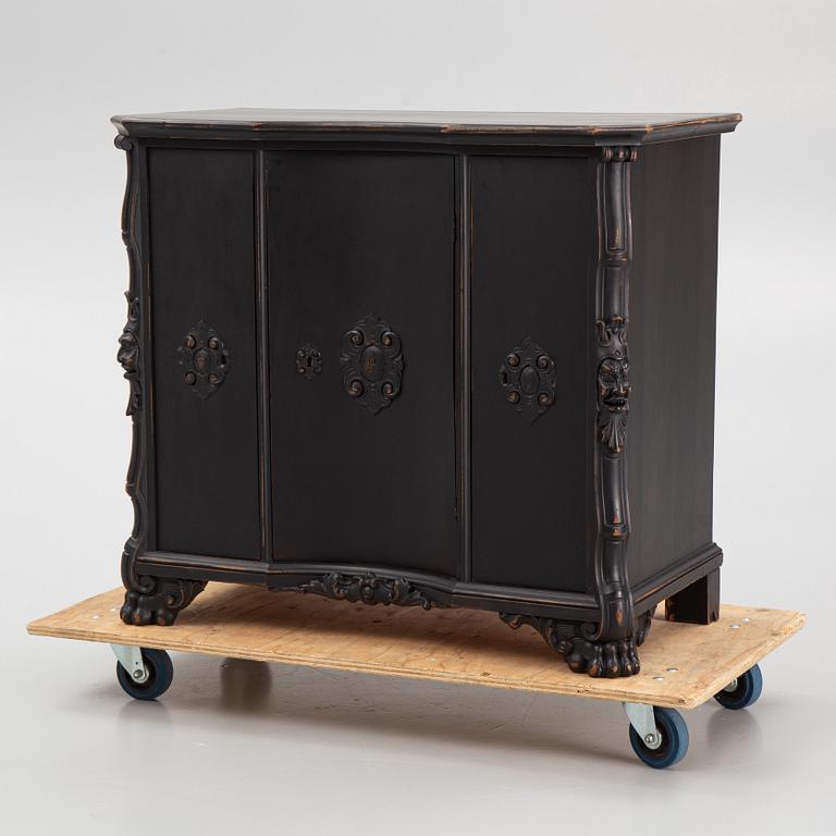 Cabinet/sideboard, Neo-Renaissance, first half of the 20th century.