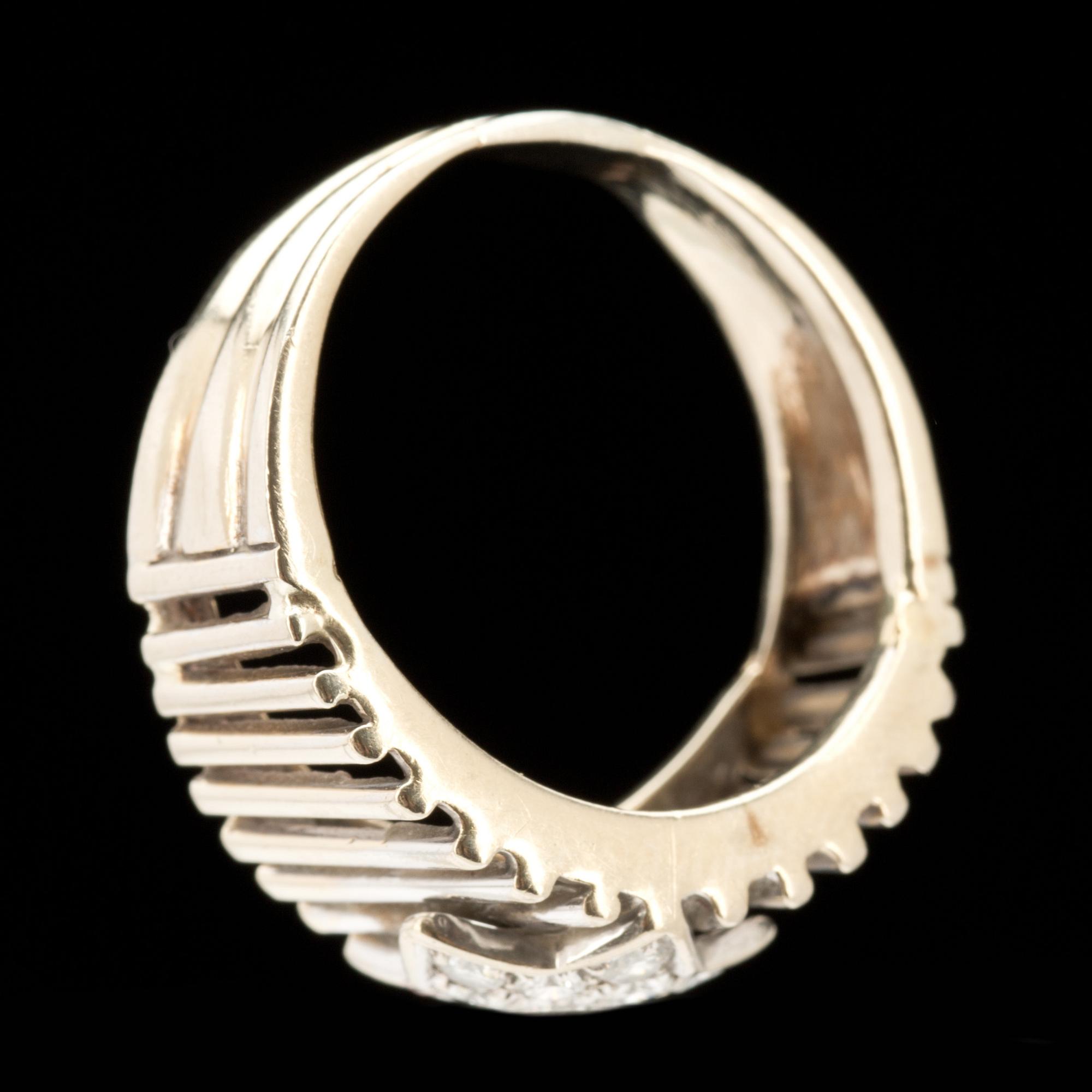 RING, 18k vitguld med briljantslipade diamanter ca 0,35ct. Vikt ca 7g.