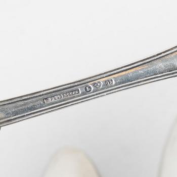 Bestick, 21 delar, olika modeller bl.a "Snäck", bl.a. G.Håkerberg, Växjö, 1838-39 och S.Pettersson, Linköping, 1871.