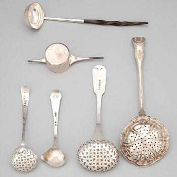 PARTI SILVER, 4 delar, bla England. 1800-1900-tal. Tot ca 138 gram.