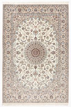 Rug, Isfahan, signed. 377 x 234 cm.