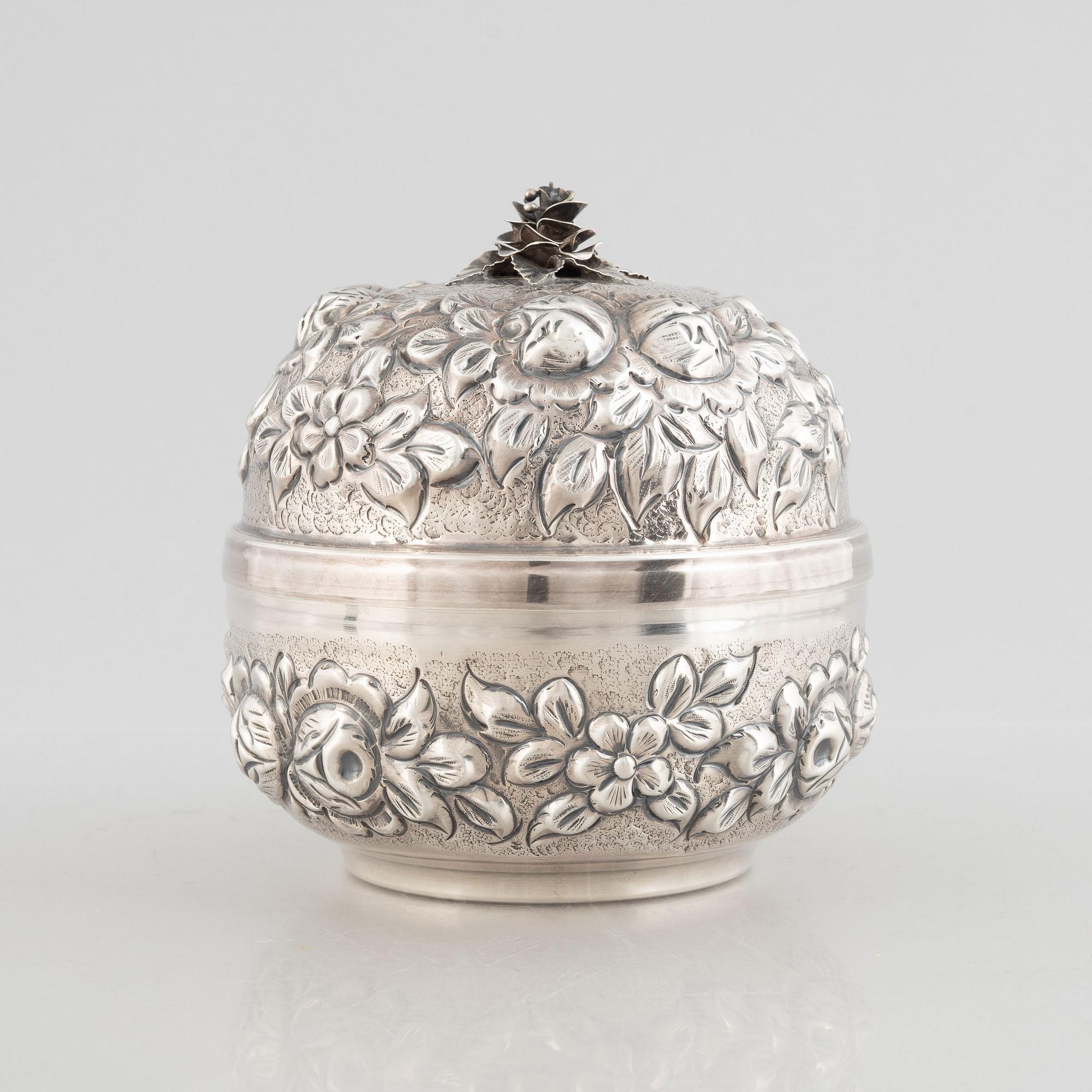 Skål med lock, silver 900, 1900-tal.