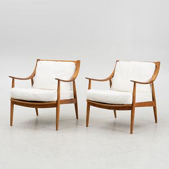 Armchairs, a pair, contemporary manufacture.