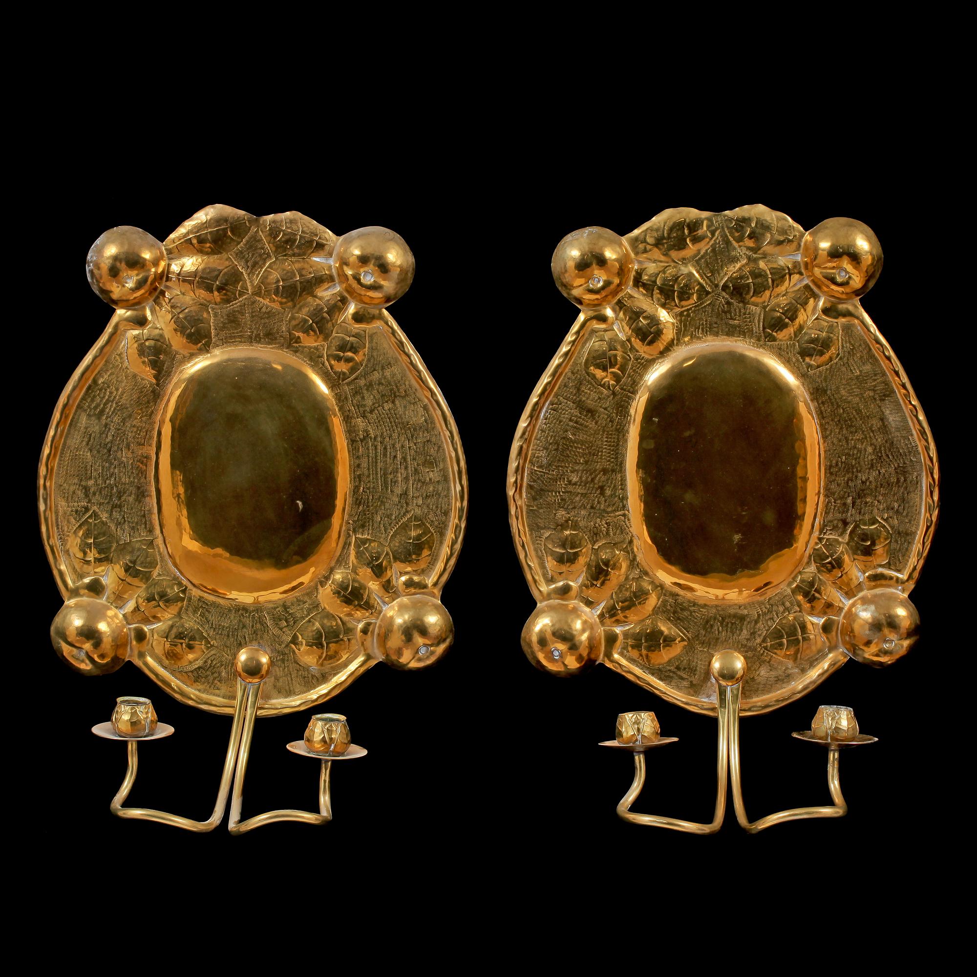 LJUSPLÅTAR, ett par, mässing, jugend, 1900-talets första hälft.