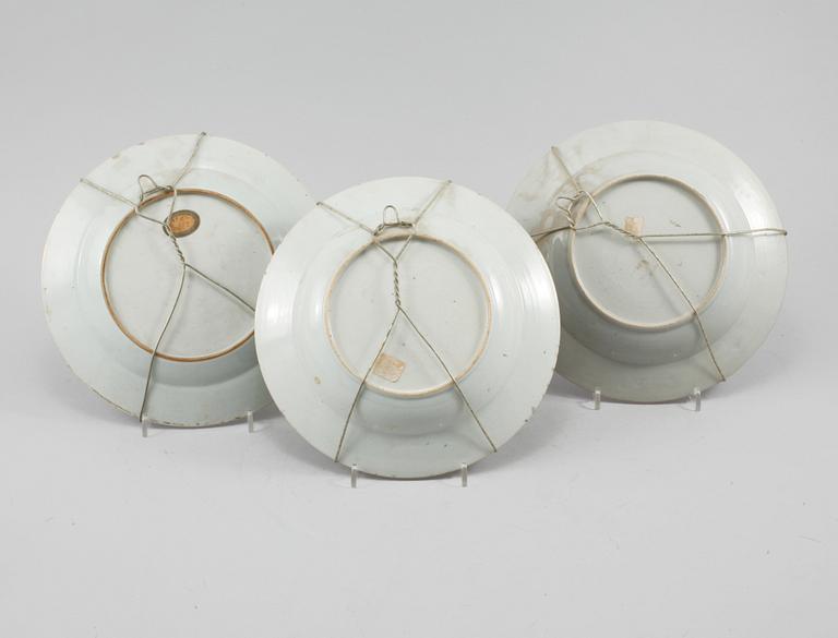 TALLRIKAR, 2+1 st, porslin, Kina, 1700-tal.