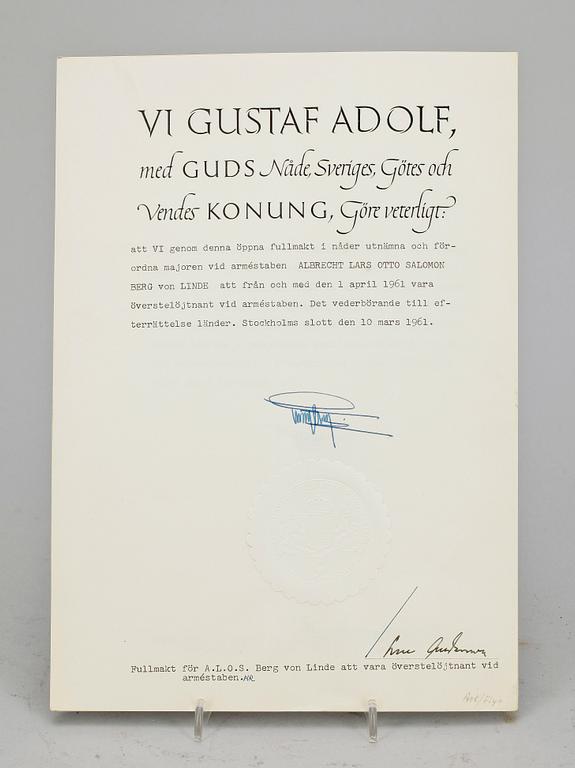 KUNGLIGA DOKUMENT, 4 st, Konung Gustaf VI Adolf av Sverige egenhändiga namnteckning, Stockholms slott 1950-60-tal.