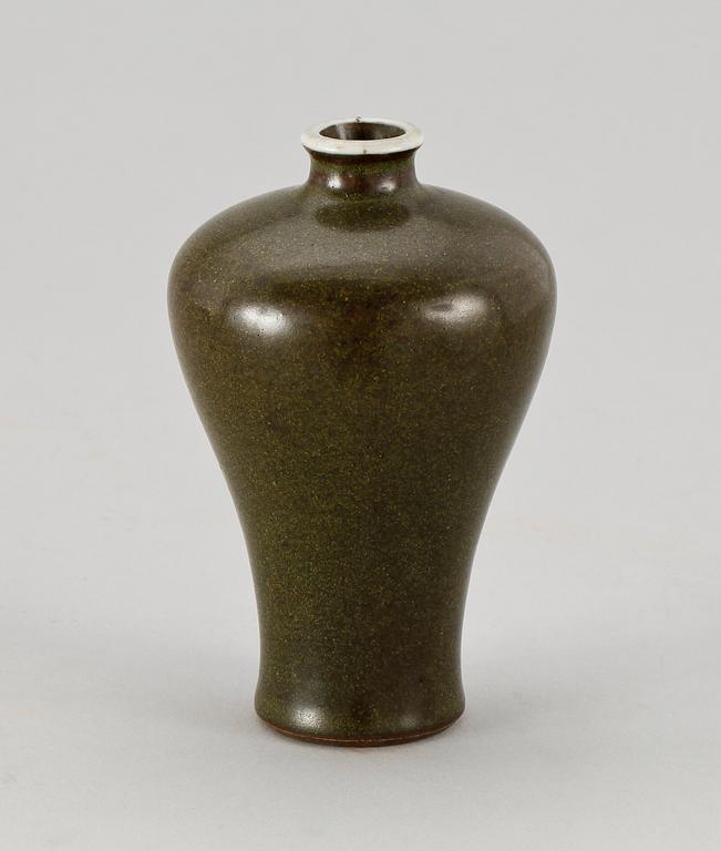 VAS, porslin, Kina. Qing, trol 1700-tal.