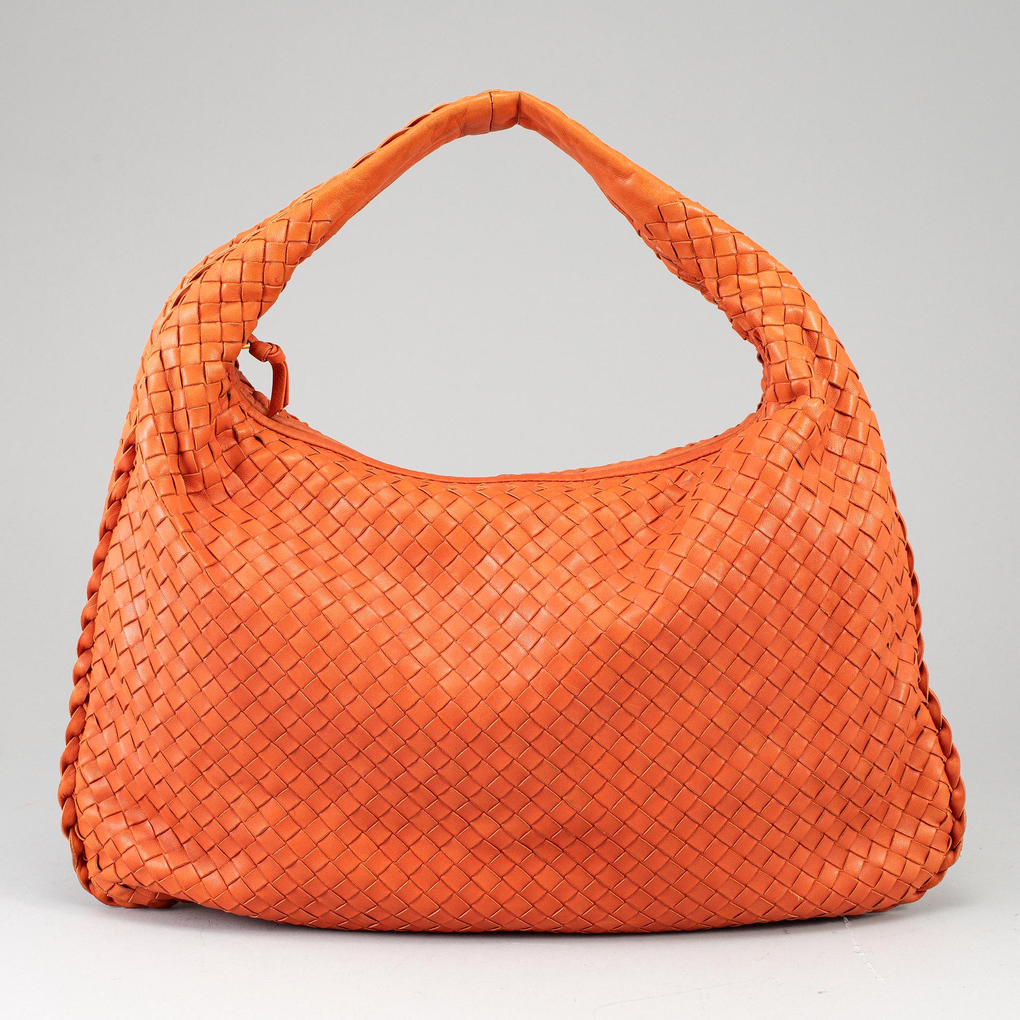 BOTTEGA VENETA, leather bag.