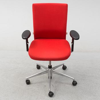 An 'Axess Plus Chair' by Antonio Citterio for Vitra.