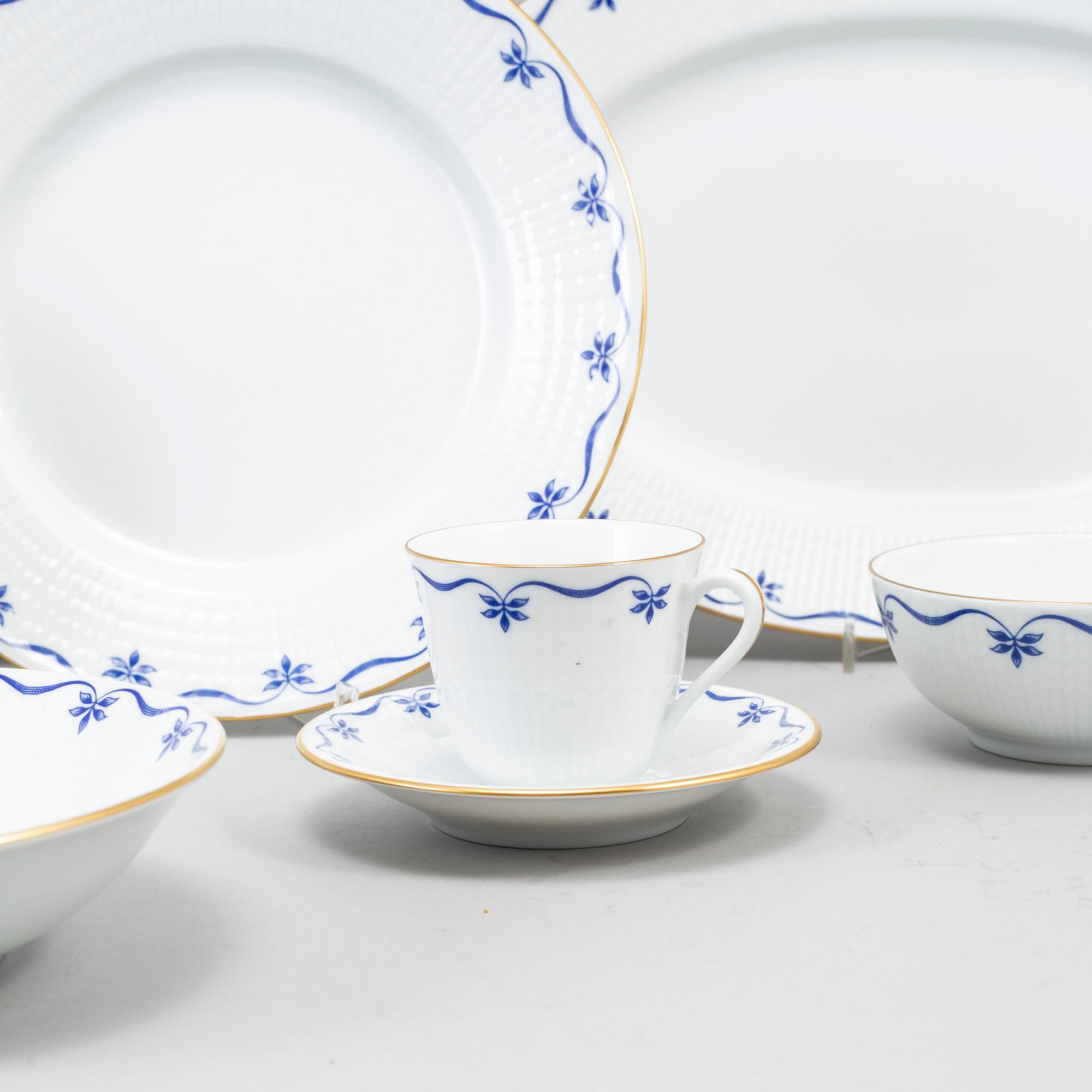A 21st Century 45 pcs 'Mårbacka' porcelain dinner service, Rörstrand.