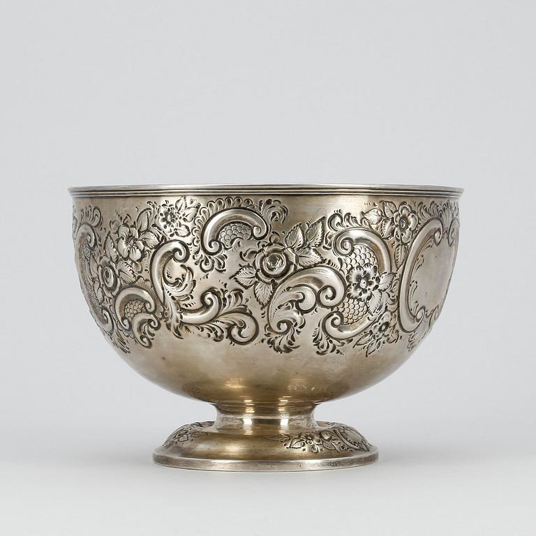 SKÅL, silver, London 1891. Totalvikt ca 595 g.