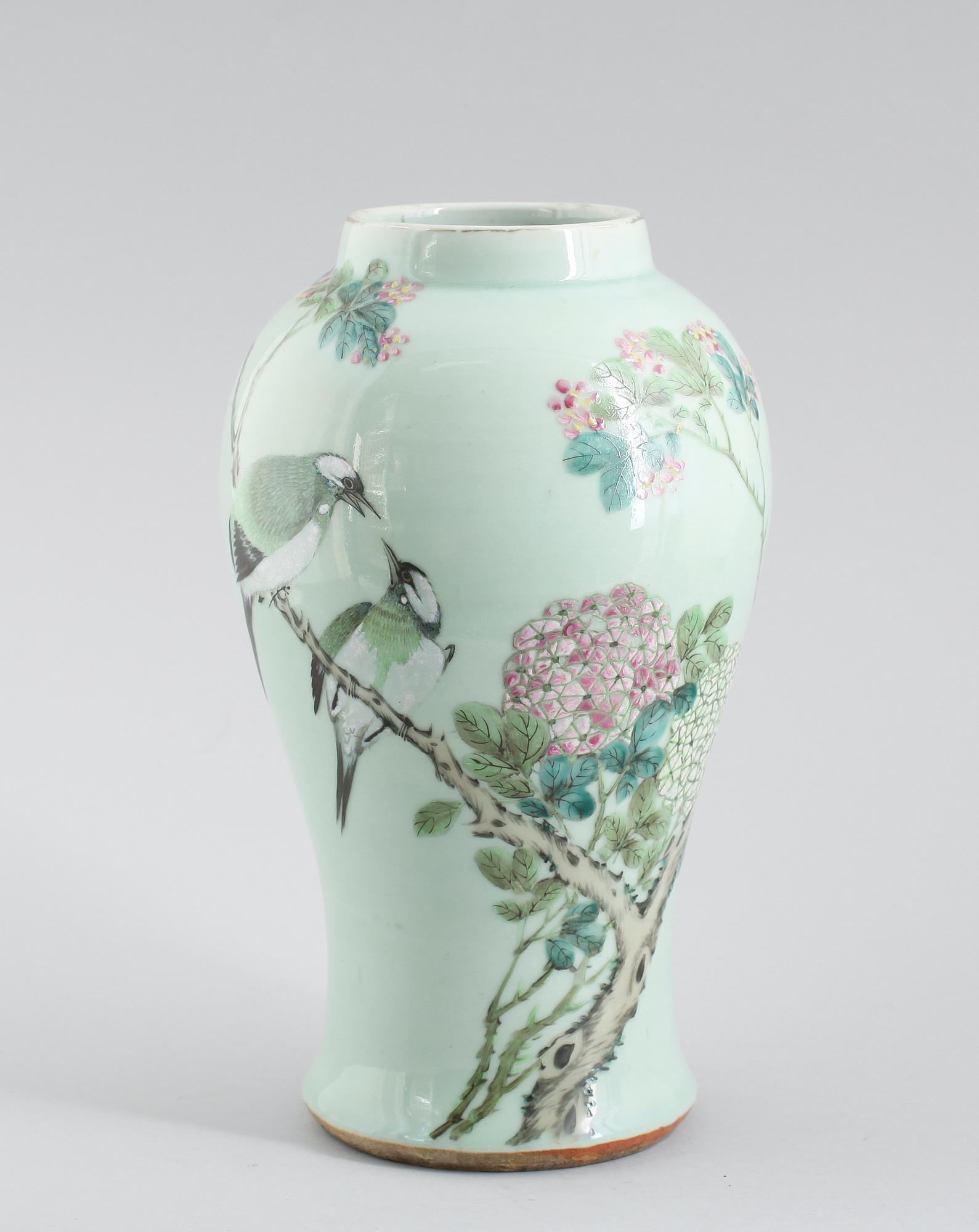 VAS, porslin, Kina, 1800-/1900-tal.