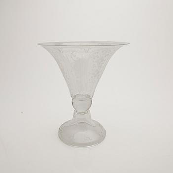 Edward Hald, Glasses, 2 pcs, Orrefors and Kosta Boda, 1920s.