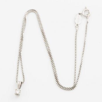 Hänge med kedja 18K vitguld med en rund briljantslipad diamant.