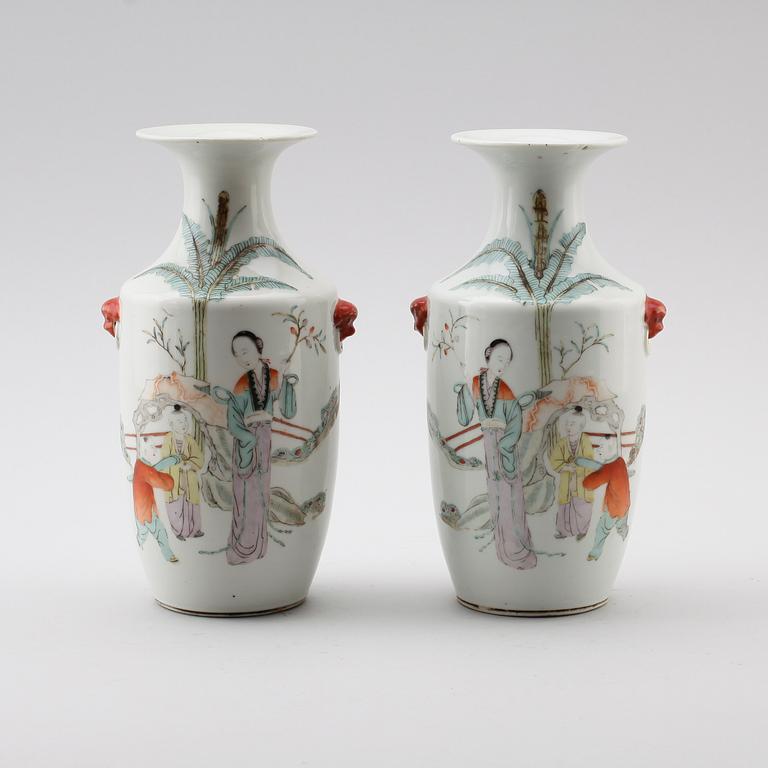 VASER, 1 par, porslin, Kina, 1800-tal.