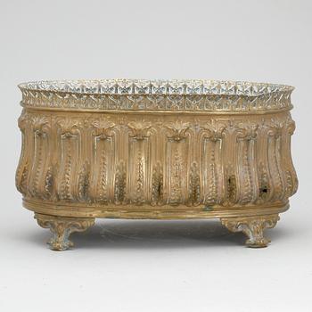 JARDINIERE, mässing, nygotik, 1800-talets mitt.