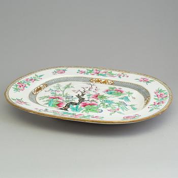 A English Minton earthenware serving dish from the 1860´s.