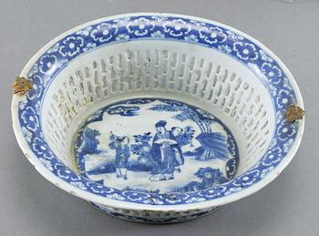 GALLERSKÅL, SKÅLFAT SAMT FAT, porslin, Kina, 1700-tal.