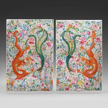 675. A pair of Chinese famille rose porcelain placques, 20th Century.