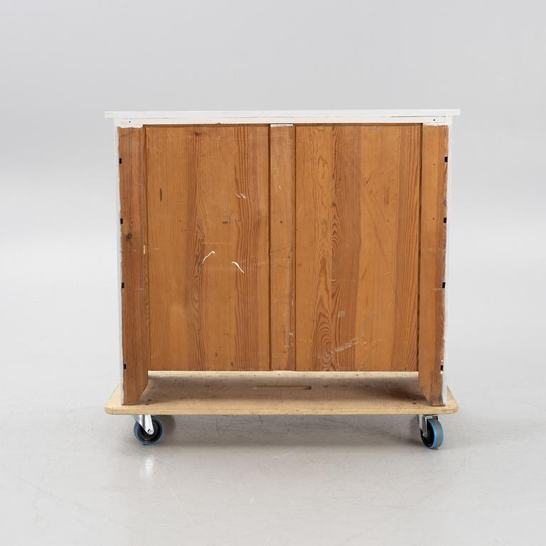 Cabinet, early 20th century.