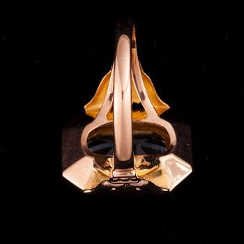 RING, 14K guld, syntetisk spinell. Vikt ca 5,0 g.