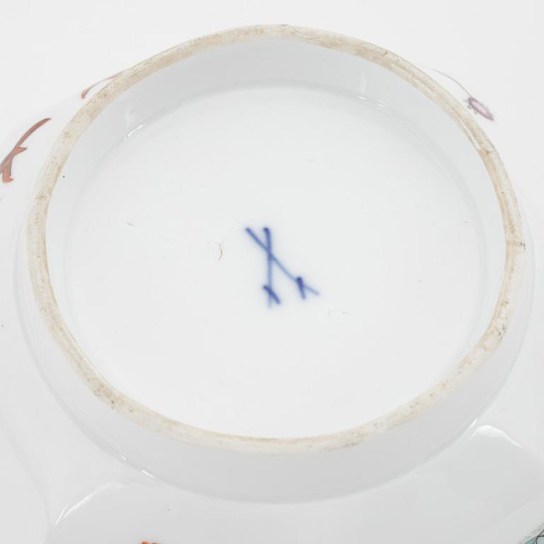 A 'Kakiemon' porcelain bowl, Meissen, 18th Century.