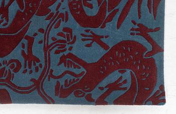 Carl Johan De Geer, matta, "Drakar "Oriental", handtuftad, ca 240 x 160 cm, signerad o numrerad 14.