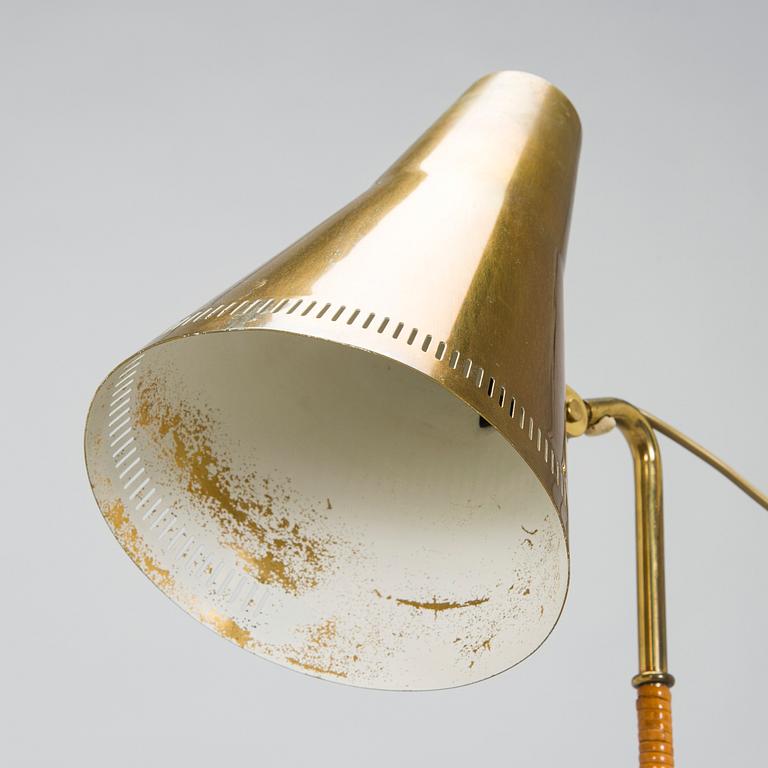 Paavo Tynell, A mid-20th century '9628' floor lamp for Taito/Idman Finland.