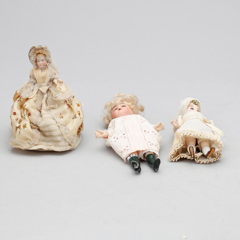 DOCKOR, 3 st. Biskvi. Bland annat Simon & Halbig / Kämmer & Reinhardt, Tyskland. 1900-talets första hälft.