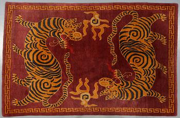 MATTA, Kina, 1900-talets andra hälft, ca 246 x 165 cm.
