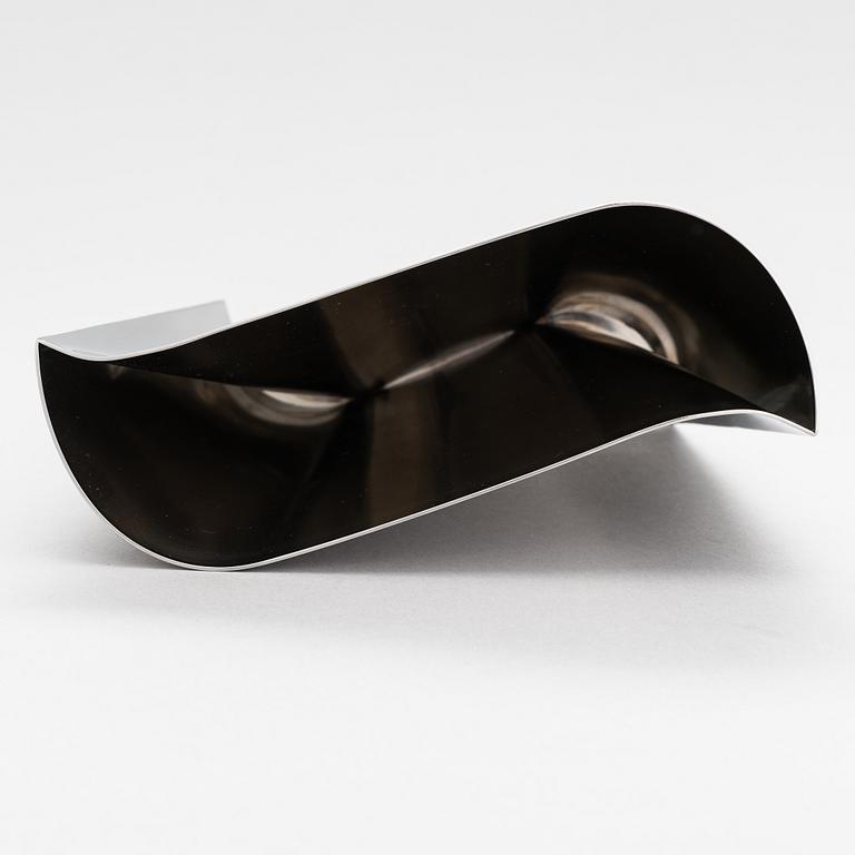 Pekka Piekäinen, A stainless steel vase "Finlandia". Nikama Design, Oulu.
