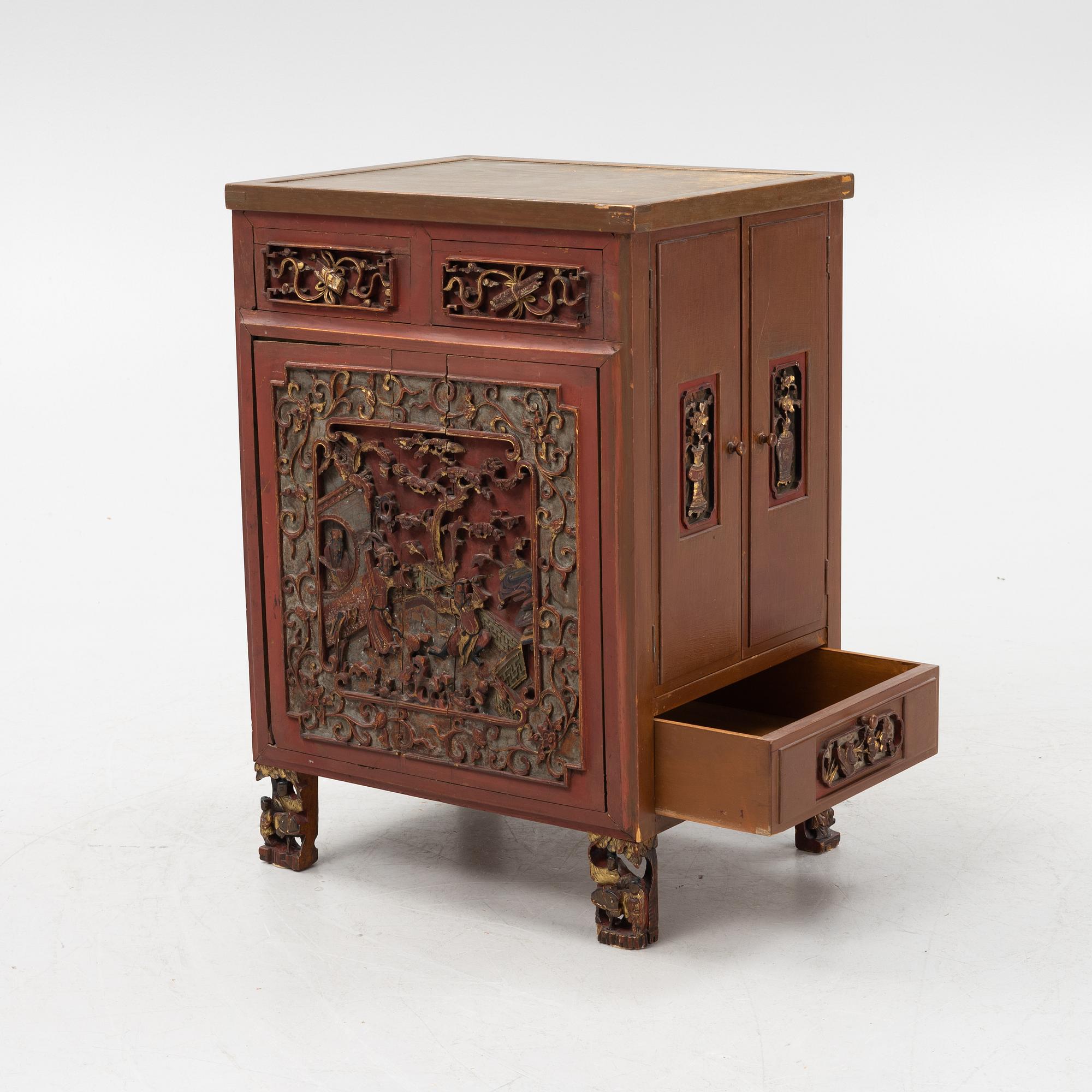 A Chinese cabinet, 20th Century.