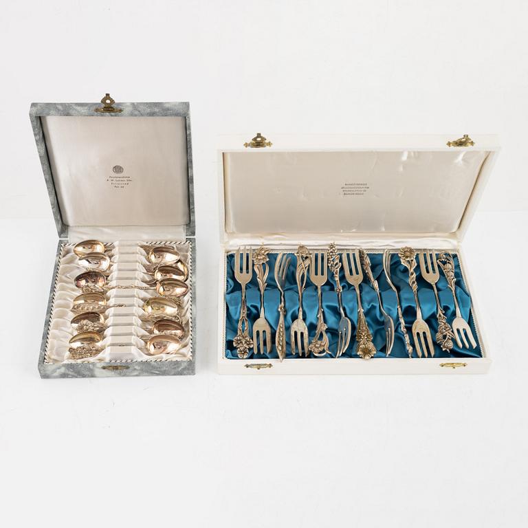 A 33-piece silver cutlery set 'Svenska Floran' from Gewe, Sweden, second half of the 20th century.