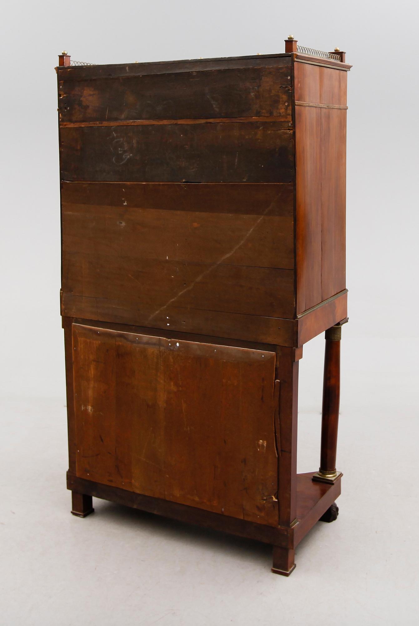 CHIFFONJÉ, empire, 1800-talets första hälft.