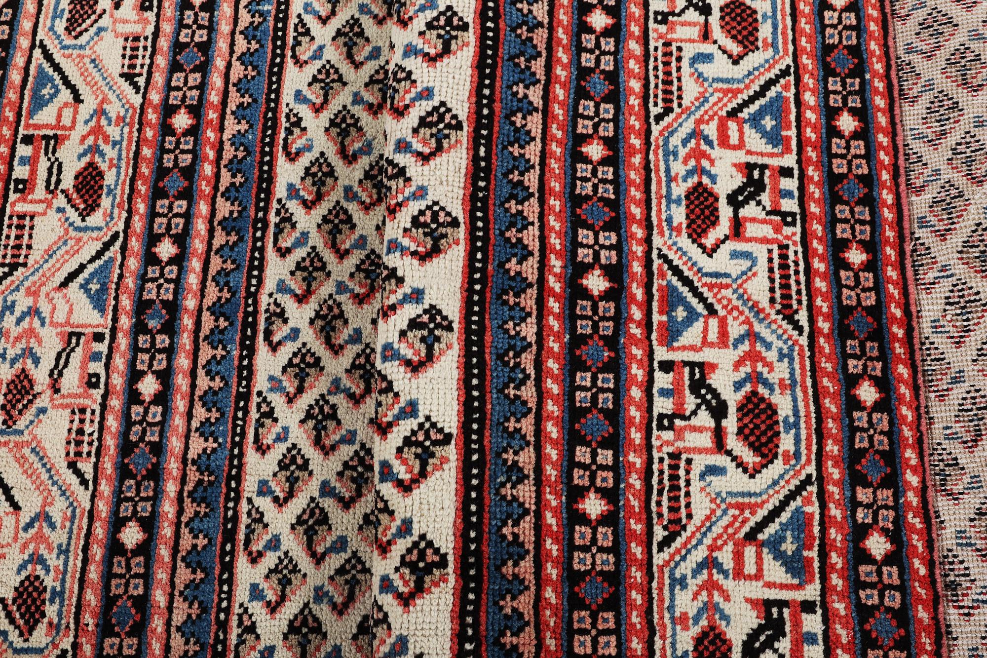 Matta, Sarouk, ca 325 x 215 cm.