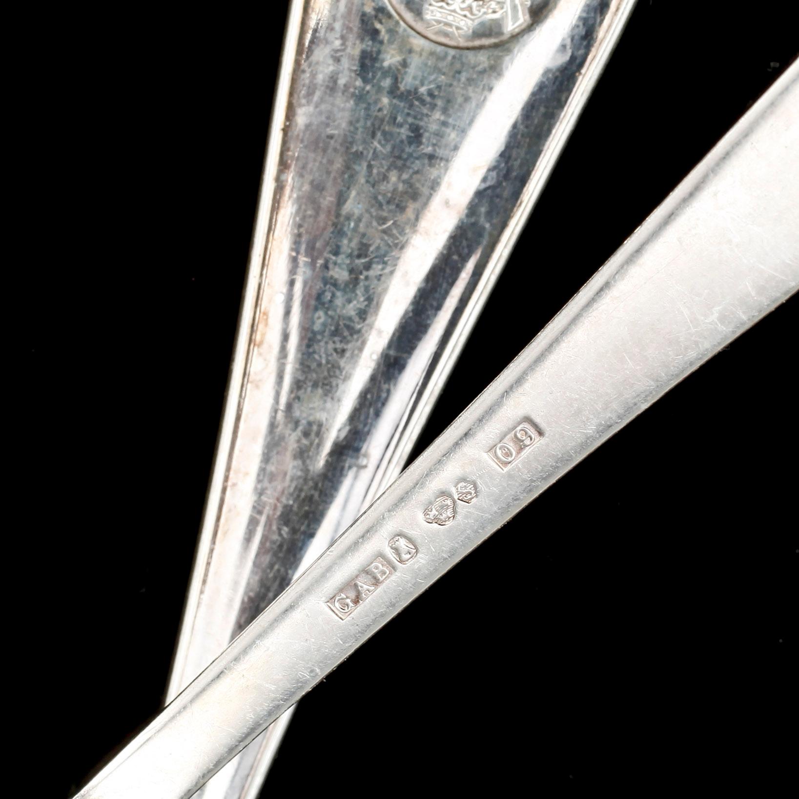 PARTI BESTICK, silver, 21+ 11 GAB vikt exklusive knivar ca 862 gram(inklusive knivar ca 1540 gram). 1990-tal.