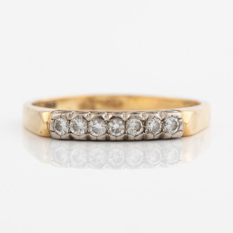 Ring, half eternity, 18K gold and brilliant-cut diamonds.
