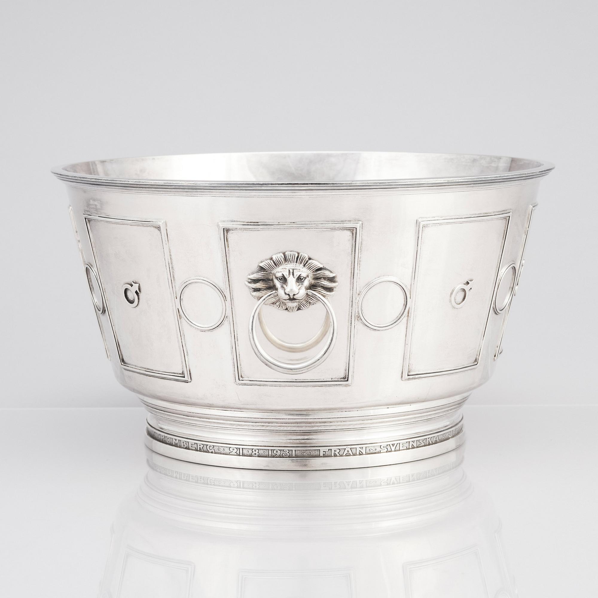 Atelier Borgila, a sterling silver bowl / wine cooler, Stockholm 1931.