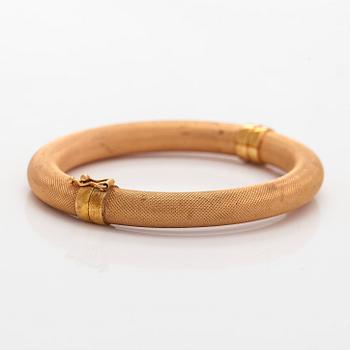 An 18K gold bracelet, Italy.