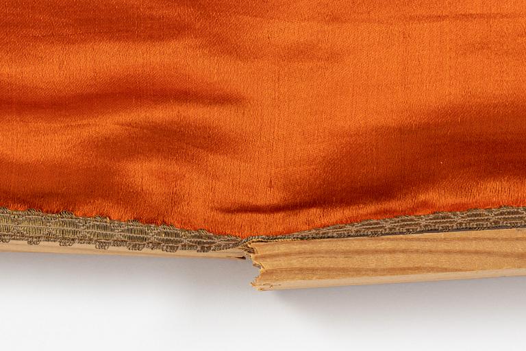 A Chinese embroidered textil fragment, late Qing dynasty/early 20th Century.