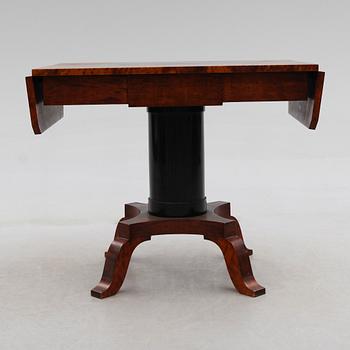 BORD, Karl Johanstil, 1900-talets första hälft.